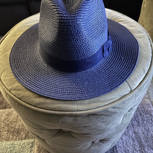 Like new straw fedora hat!! - Picture 3 of 4